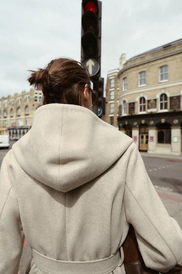 MANTEAU DOUX À CAPUCHE Beige ZARA France - Main Image