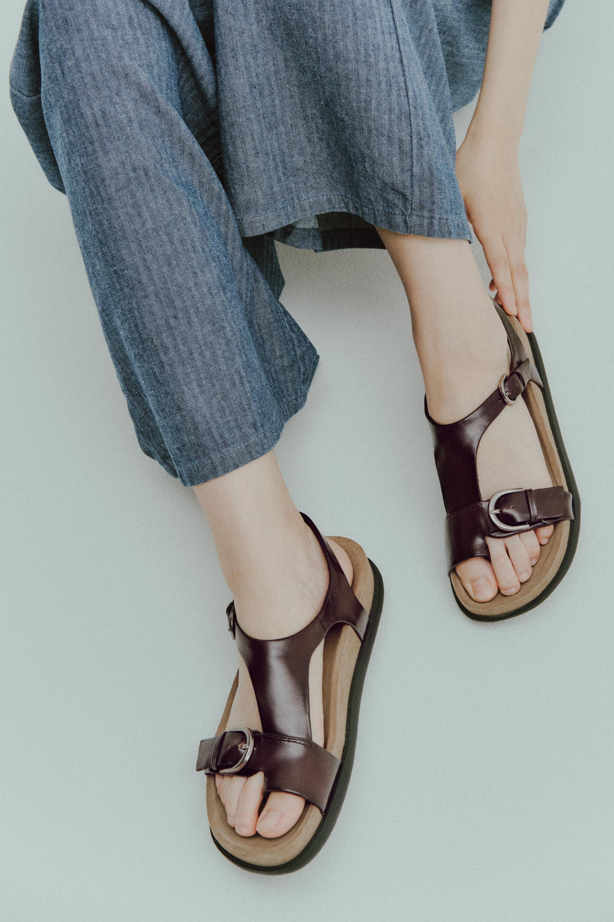 ZARA バックル付きレザーミュール　38  チョコレートブラウン ZARA バックル付きレザーミュール 38 チョコレートブラウン