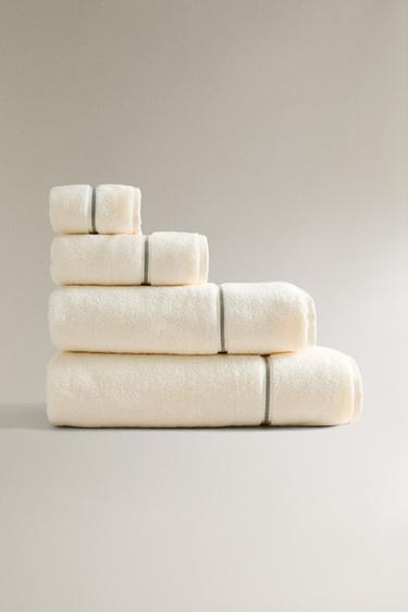 BADEHÅNDKLÆDE MED BRODERET BORT - blågrøn fra Zara