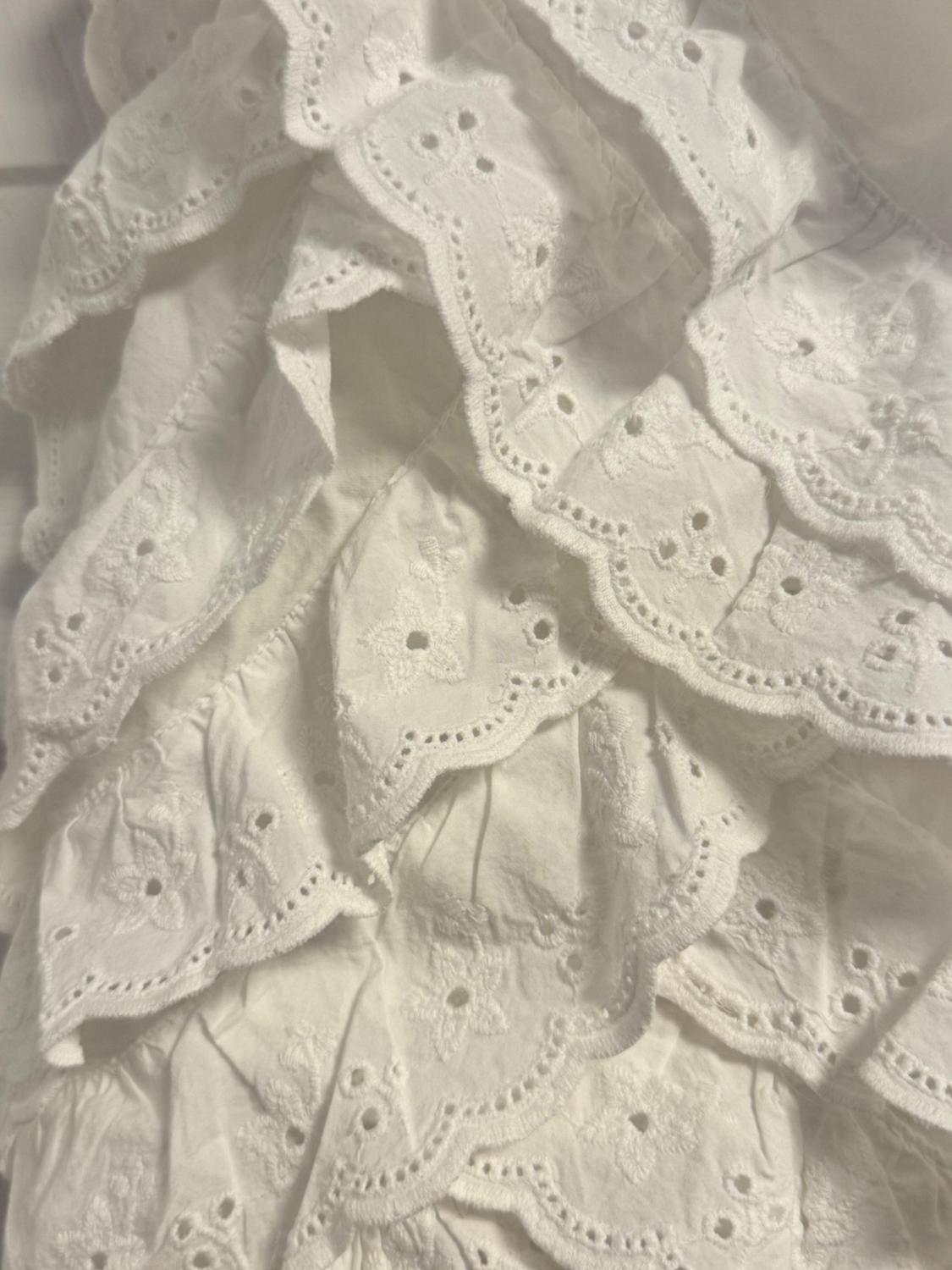 HALTER TOP WITH EMBROIDERED RUFFLES - Image 3