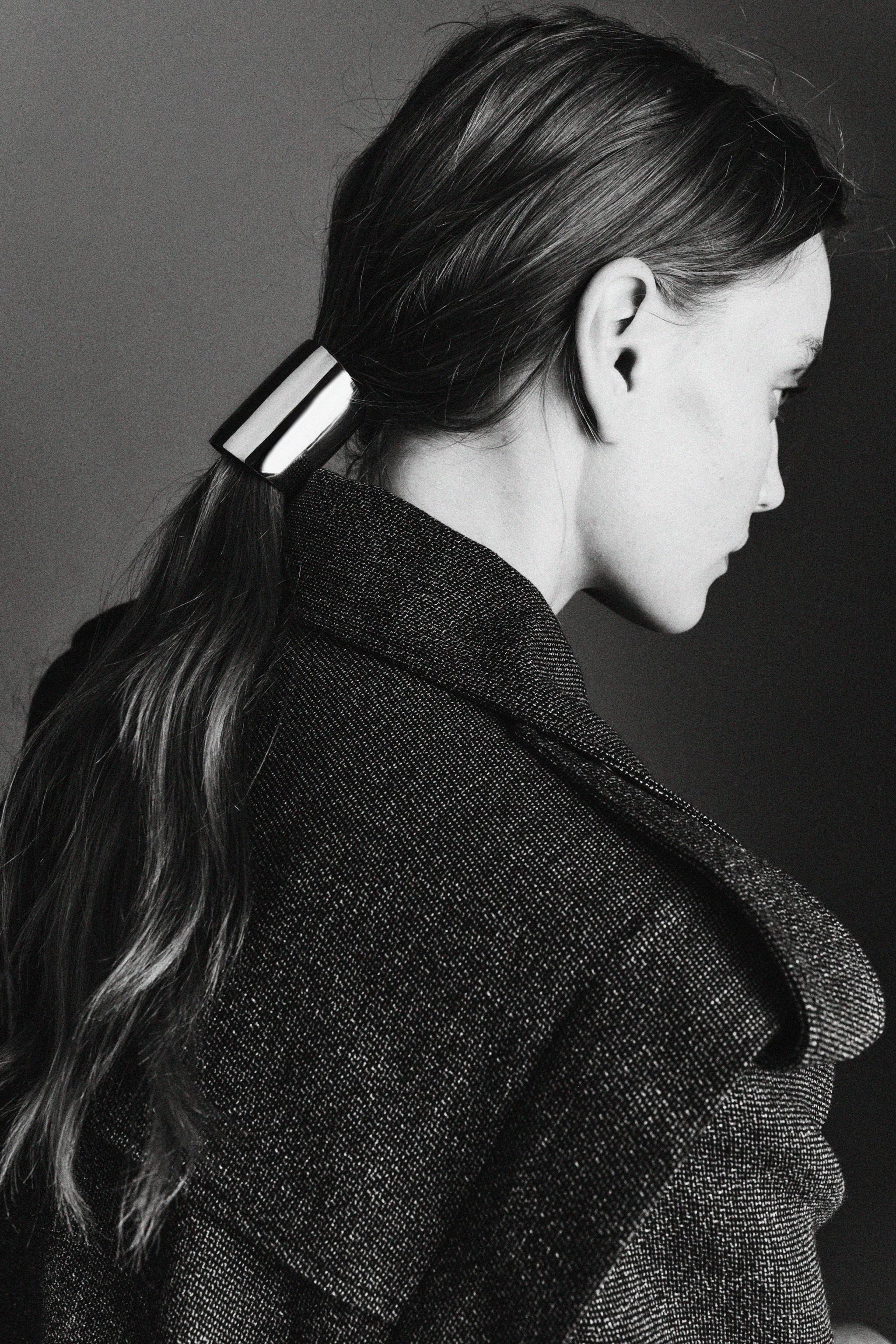 METALLIC TUBULAR SCRUNCHIE — Golden