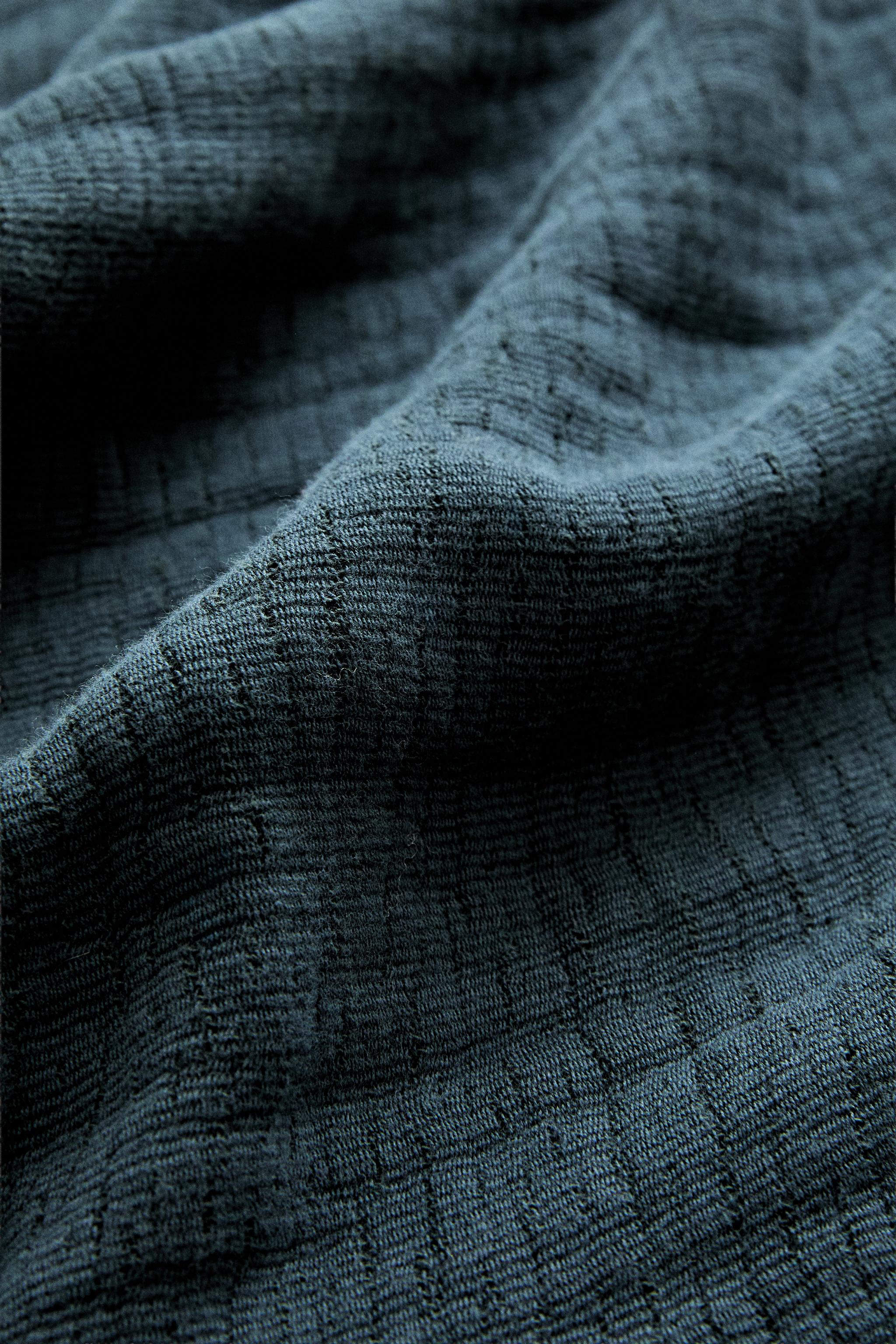 TEXTURED COTTON BLANKET