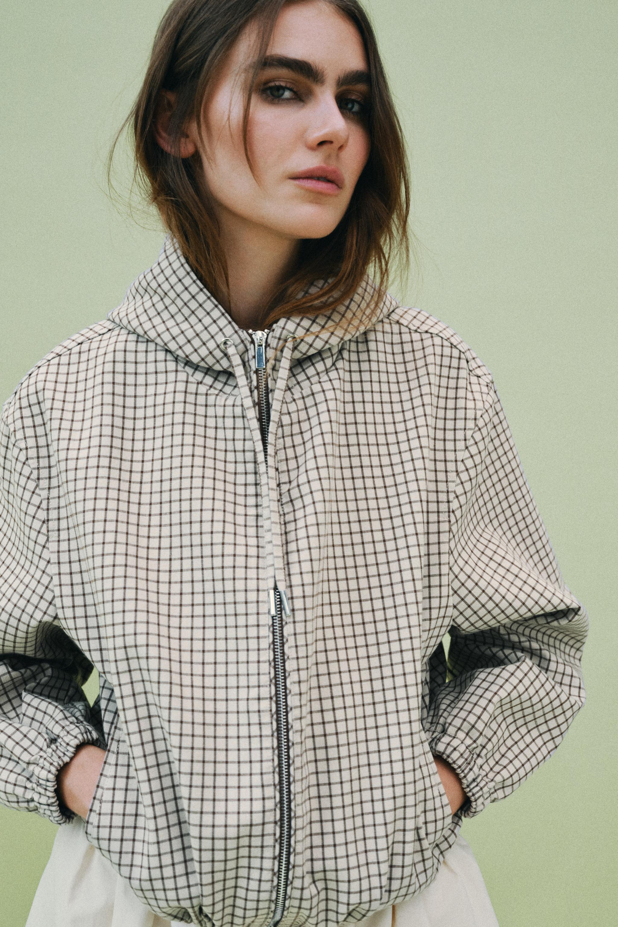 VESTE À CARREAUX CAPUCHE