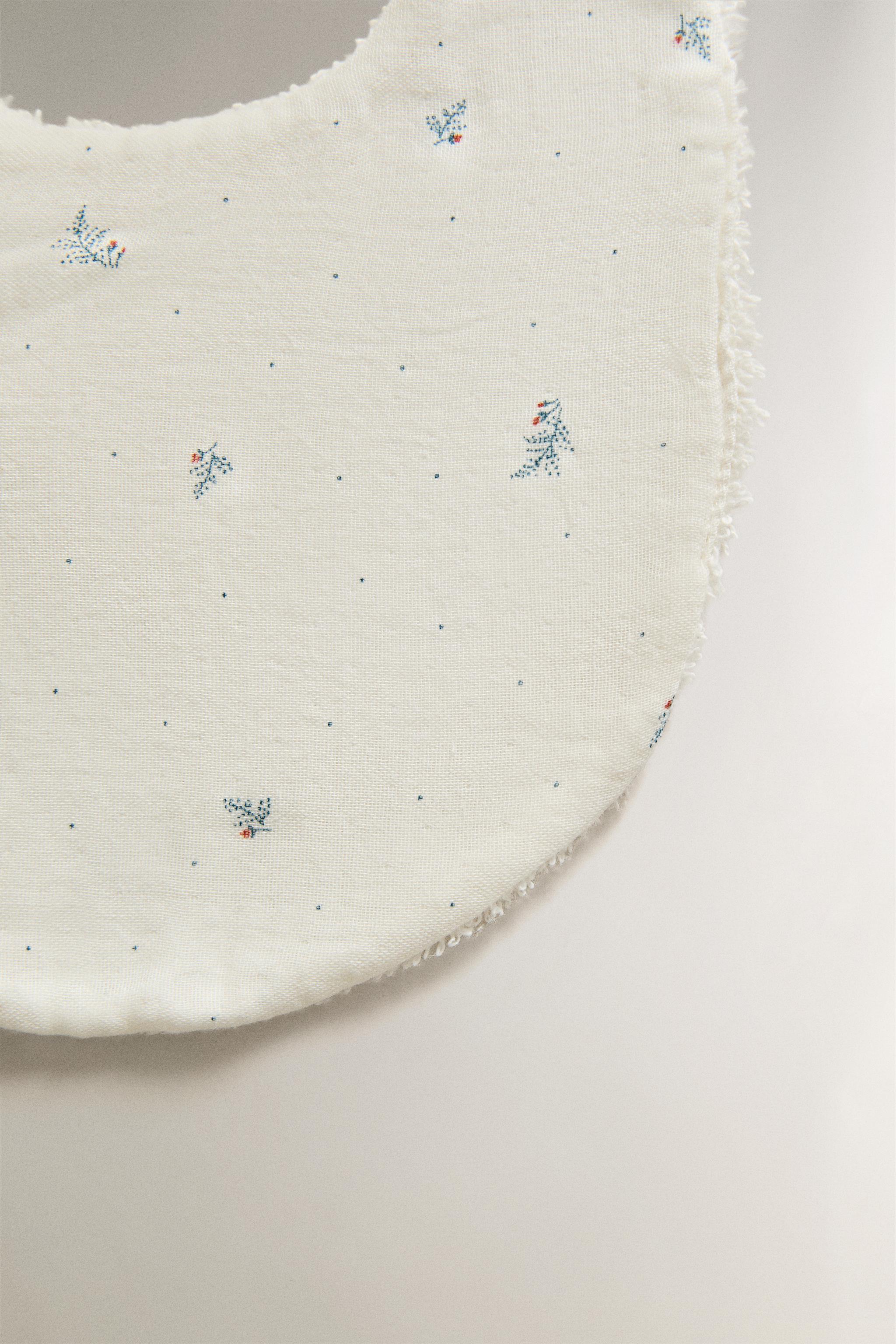 BABY FLORAL BIB
