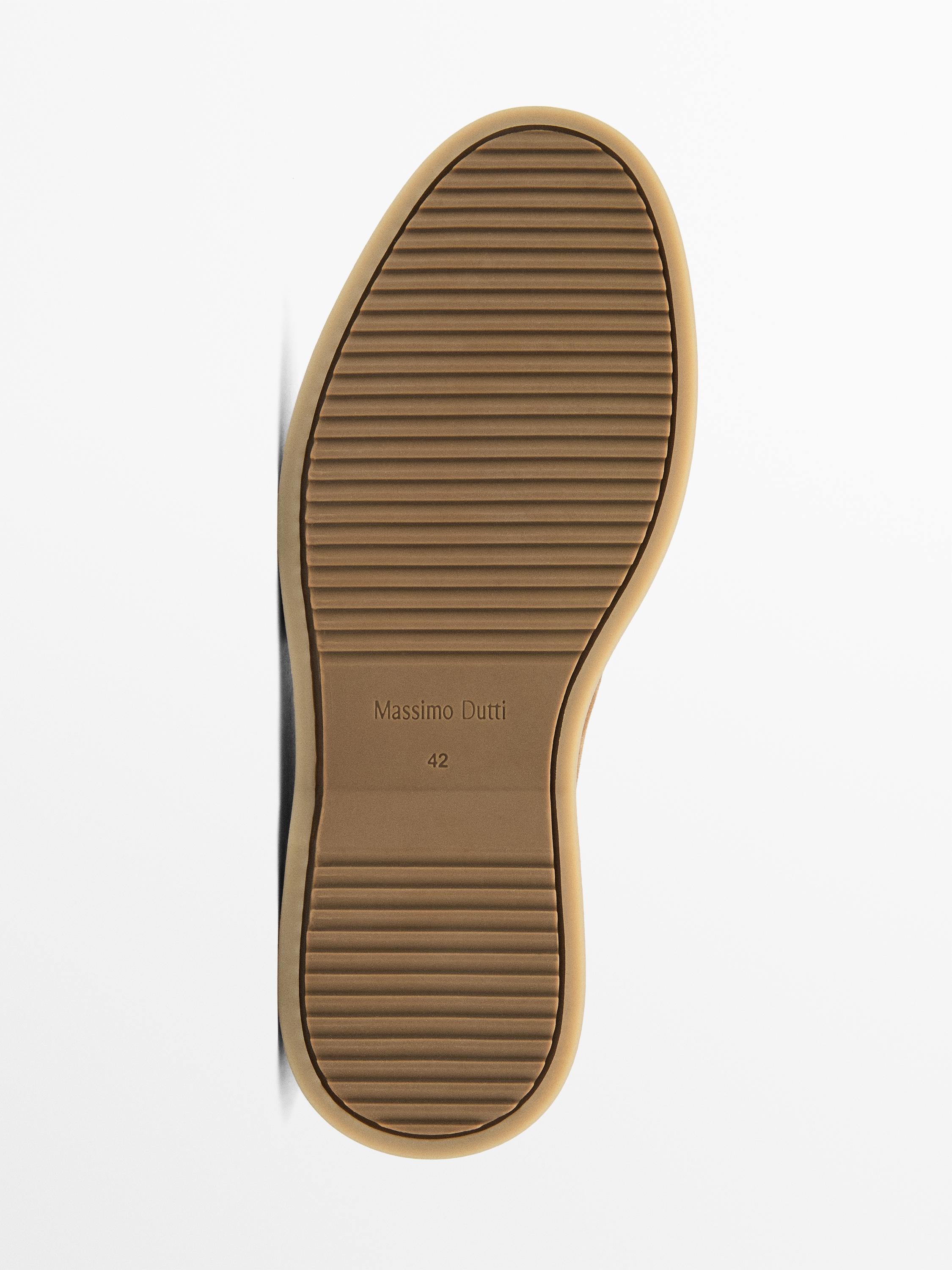 Chaussures montantes souples croûte de cuir