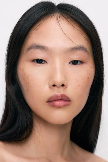 Zara TINTED MOISTURIZER WITH SPF 50 - LIGHT