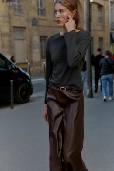 ФУТБОЛКА В РУБЧИК С ДЛИННЫМИ РУКАВАМИ — УГОЛЬНЫЙ от Zara