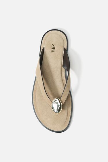 Zara FLAT SUEDE SANDALS WITH METALLIC ORNAMENT - Sandy Brown