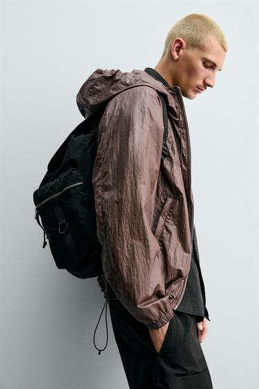 MOCHILA TÉCNICA SOLAPA - Negro de Zara - Imagen 0