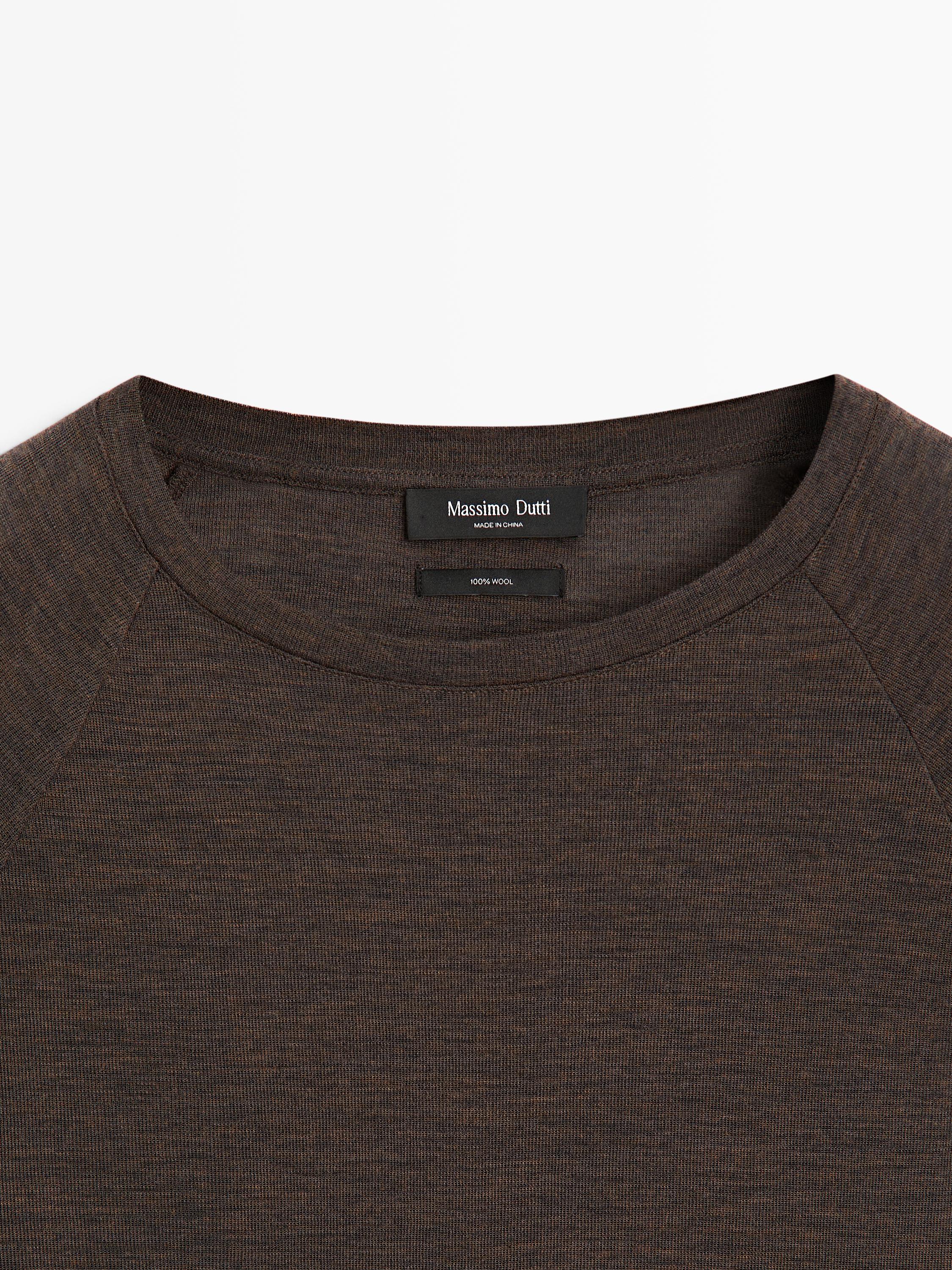 Wool T-shirt with raglan sleeves