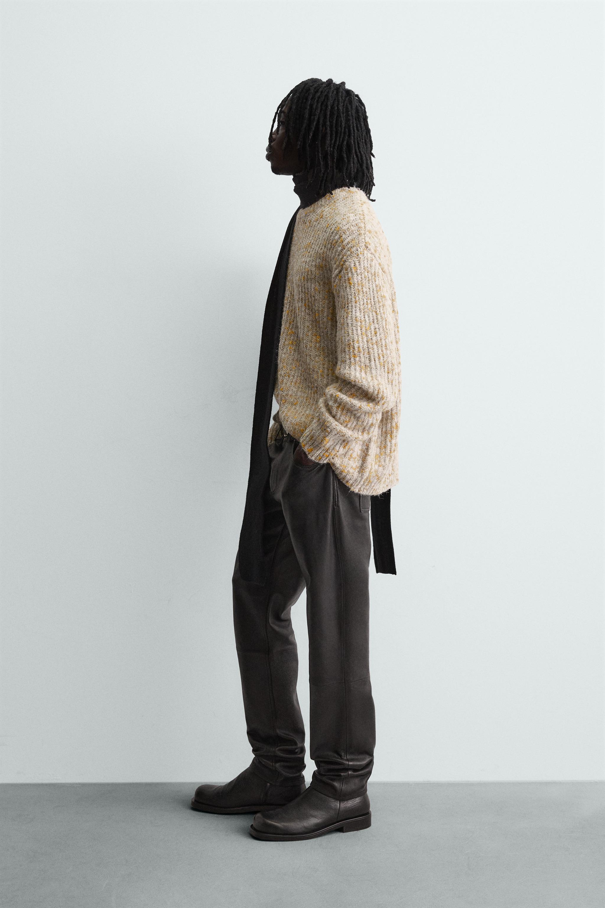 CONTRAST TEXTURED JUMPER