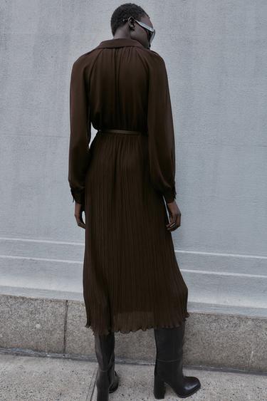 ROBE MI-LONGUE PLISSÉE AVEC CEINTURE - Marron de Zara - Image 6