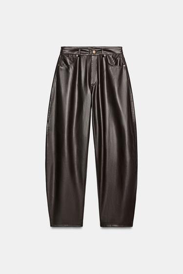 PANTALÓN BALLON EFECTO PIEL - Chocolate de Zara