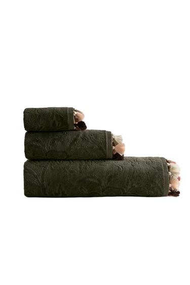 JACQUARD POMPOM BATH TOWEL - Greens by Zara
