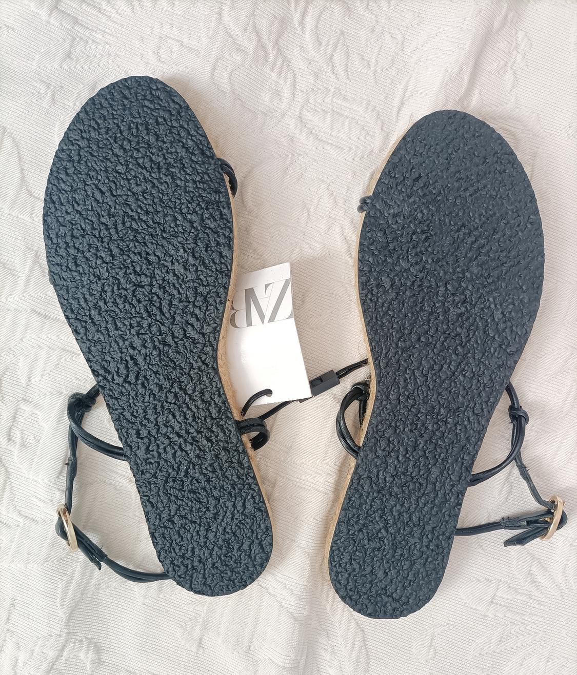 FLAT SANDALS WITH BALL DETAILS - Image 2