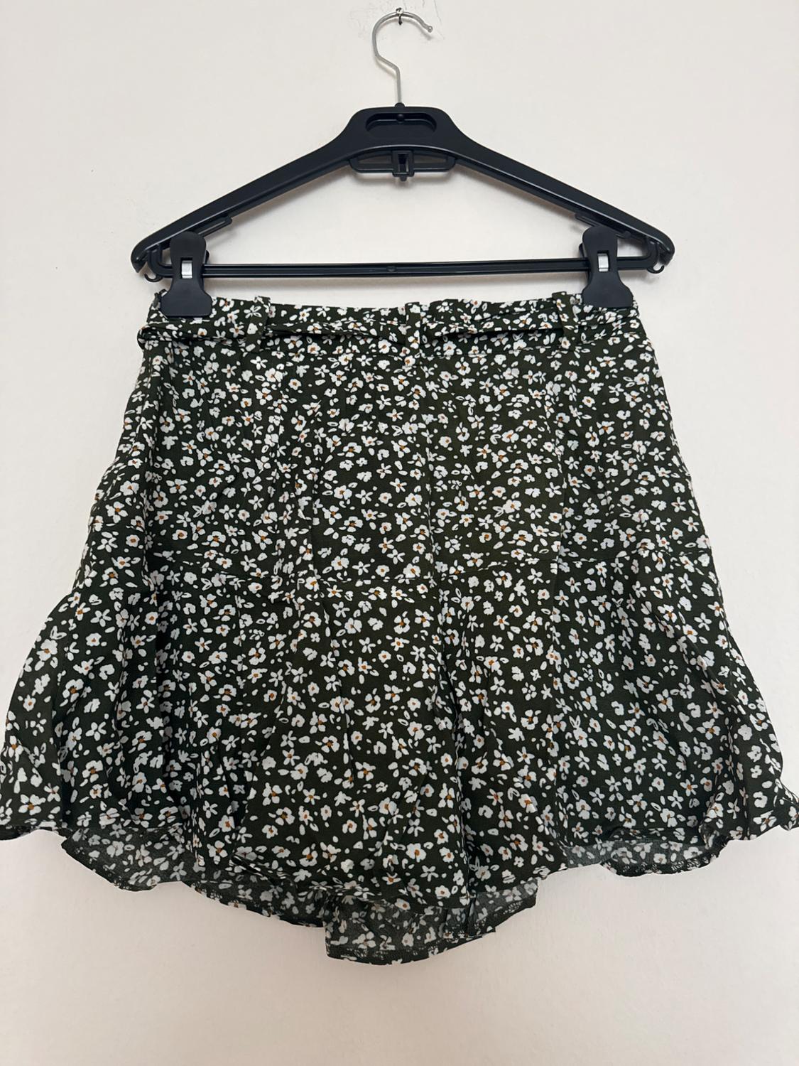 RUFFLED BERMUDA SKORT - Image 3