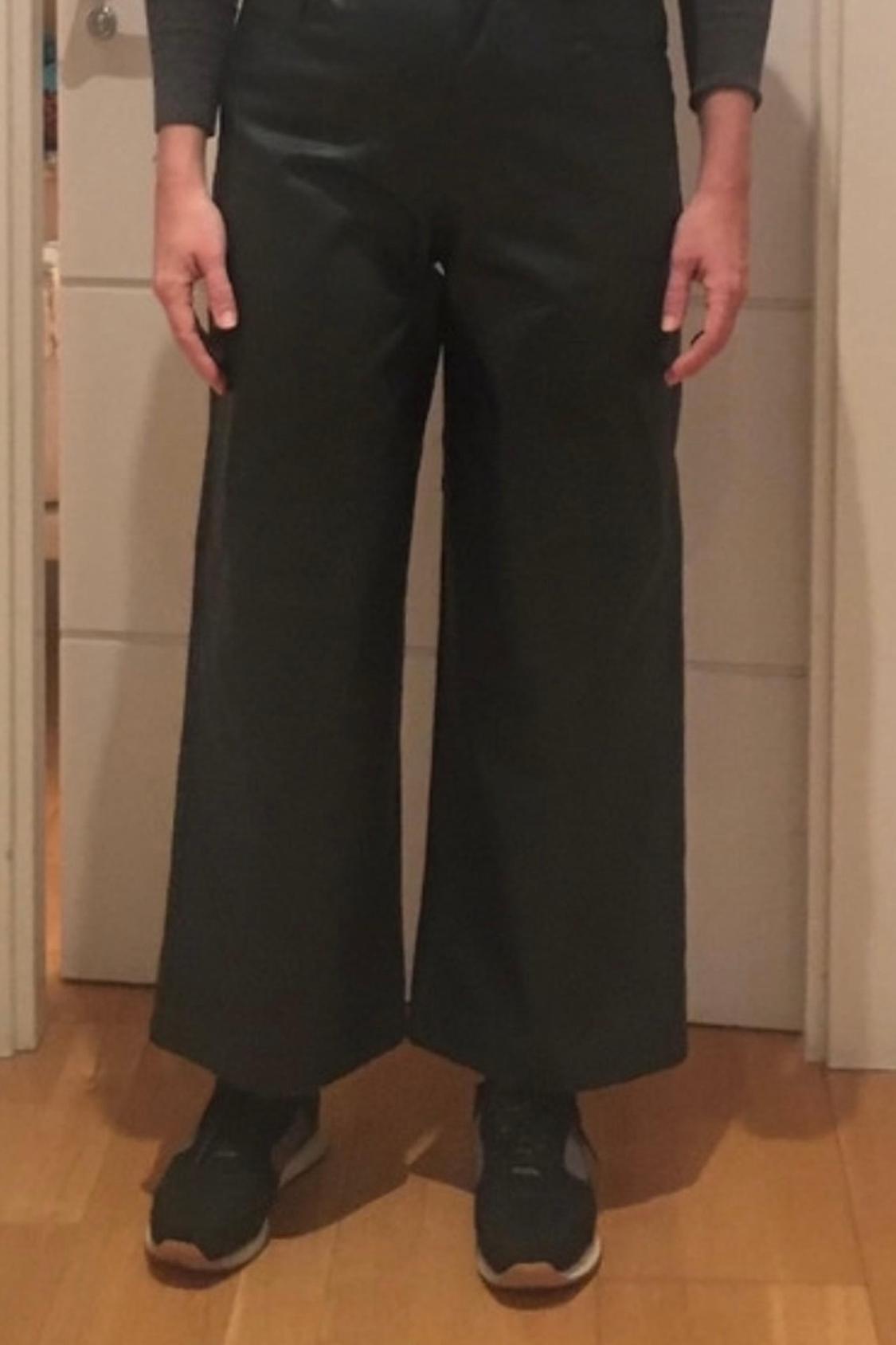PANTALÓN CULOTTE VERDE OSCURO EFECTO PIEL ZARA T. M - Image 3
