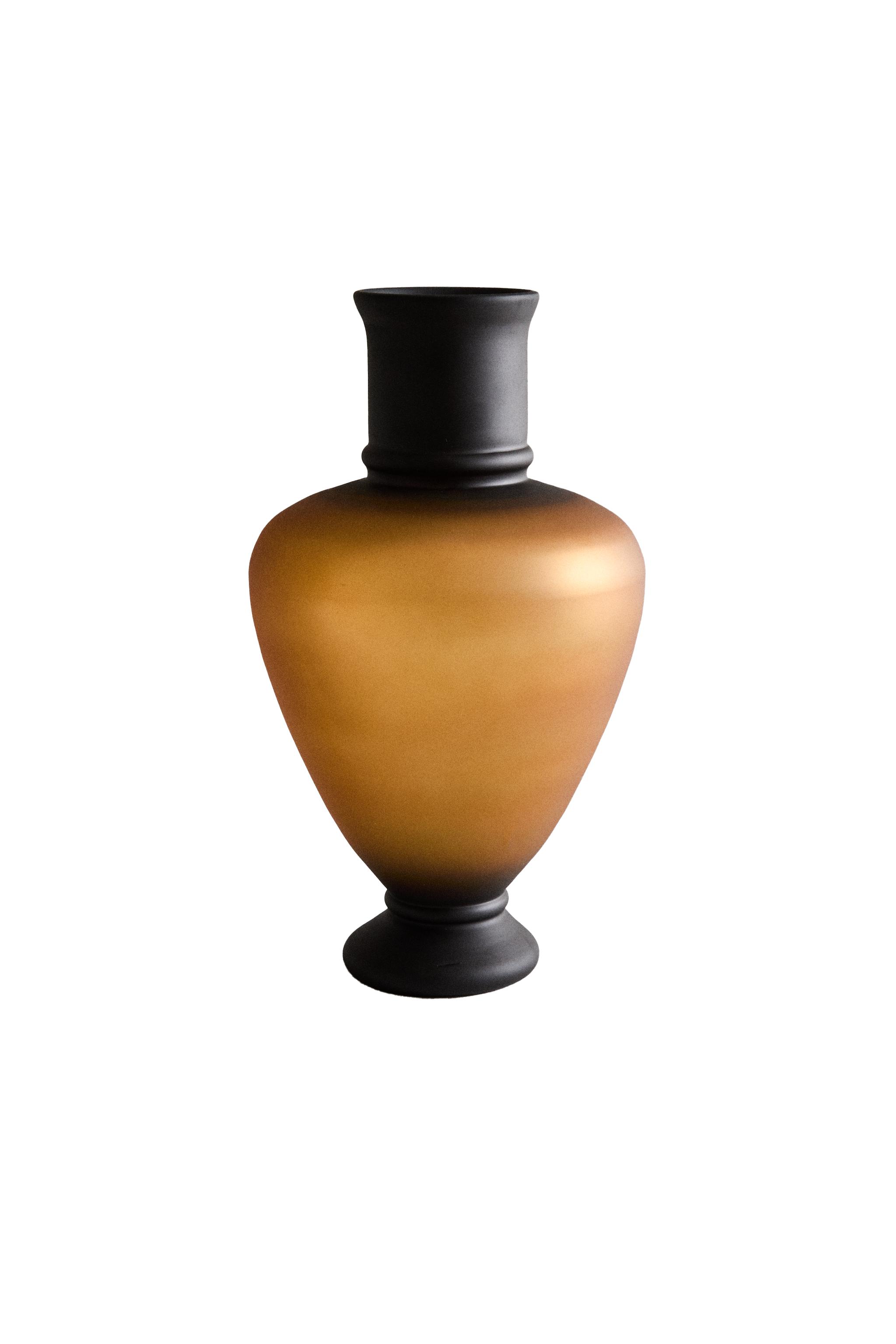IRIDESCENT OCHRE VASE - Caramel | ZARA United States