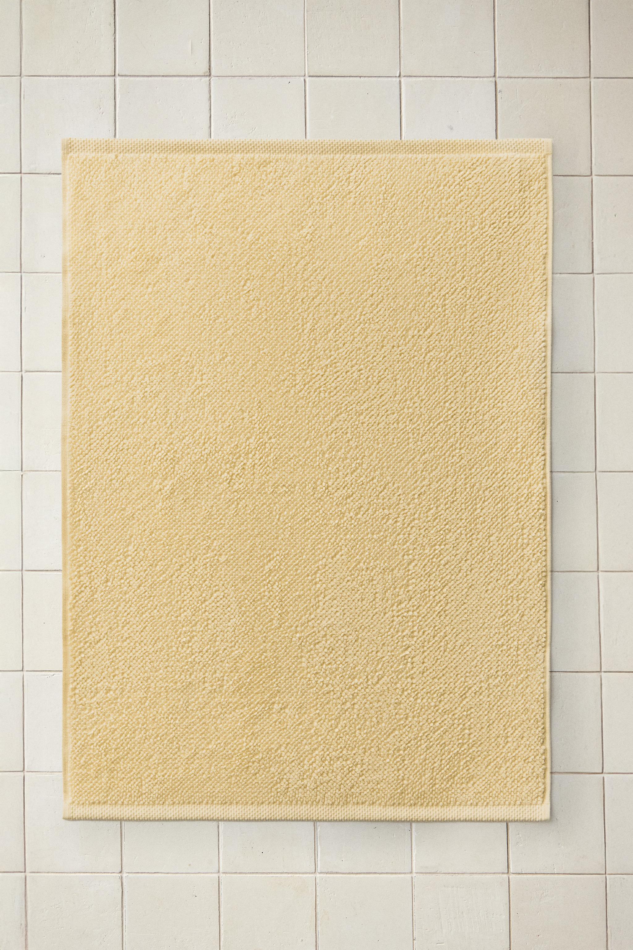 PLAIN BATH MAT — Light yellow