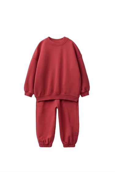 طقم سويت شيرت وبنطلون رياضي مع لاصق - أحمر الخاص بـ Zara