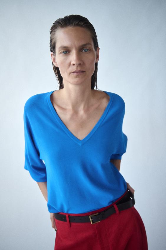 Luźny dzianinowy top z dekoltem w serek