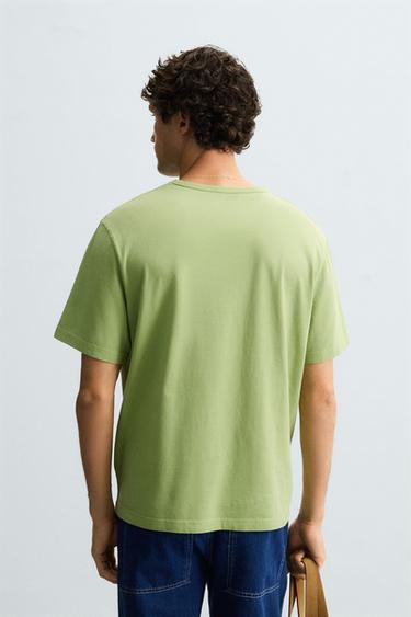 T-SHIRT LAVÉ AVEC POCHE - Vert de Zara - Image 2