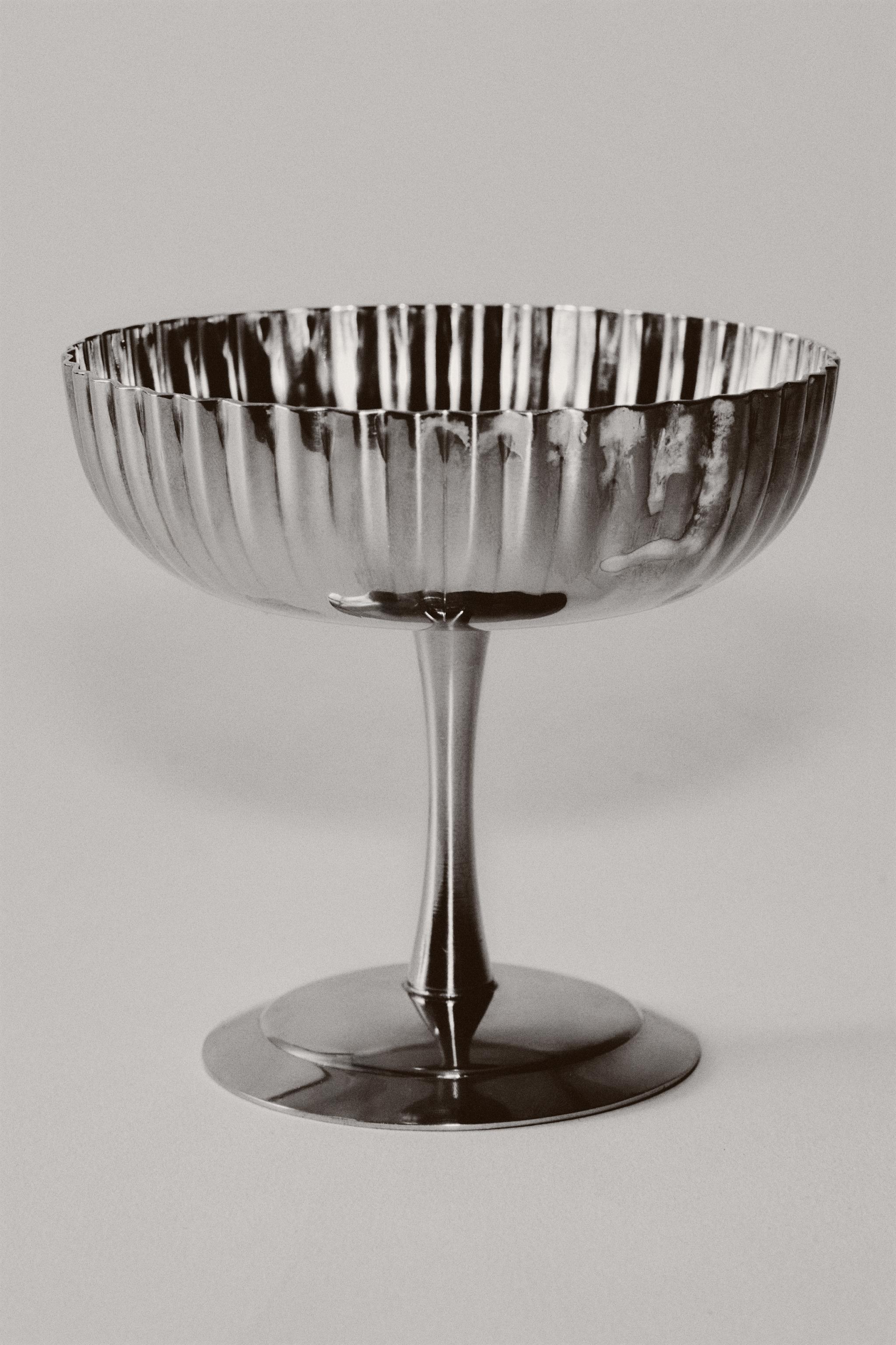 WAVY METAL ICE-CREAM CUP