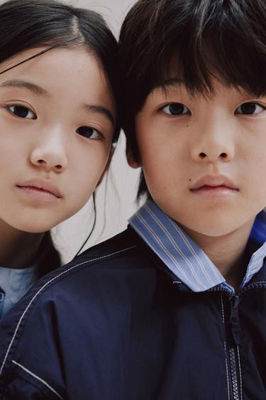 LIGHTWEIGHT RAINCOAT WITH CONTRAST TOPSTITCHING - Navy blue by Zara