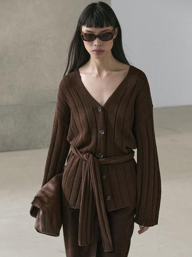 Cardigan en maille avec détail à la taille - Chocolat de Zara