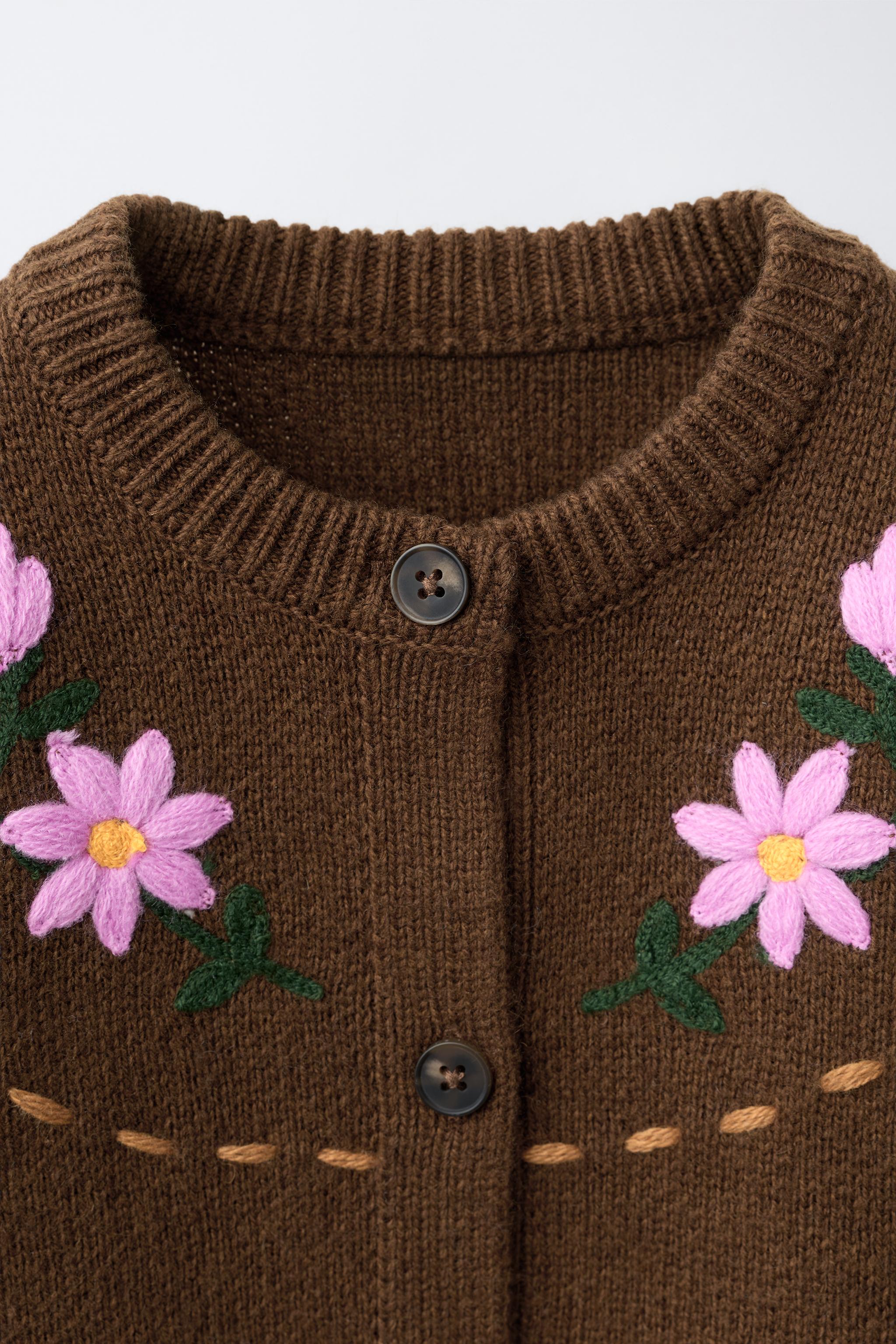 GILET EN MAILLE FLEURS BORDÉES AVEC LAINE
