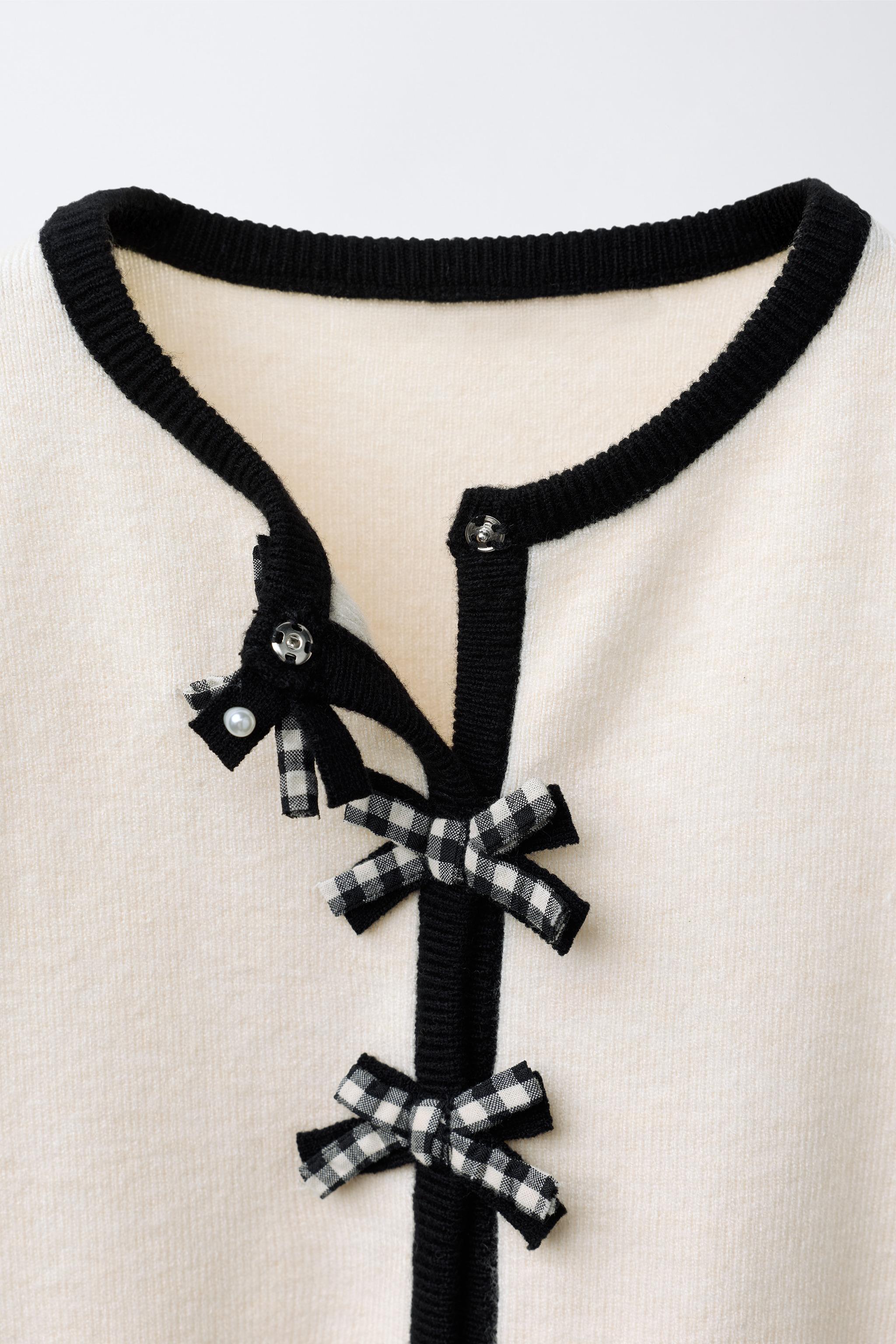 GILET EN MAILLE AVEC LAÇAGES VICHY