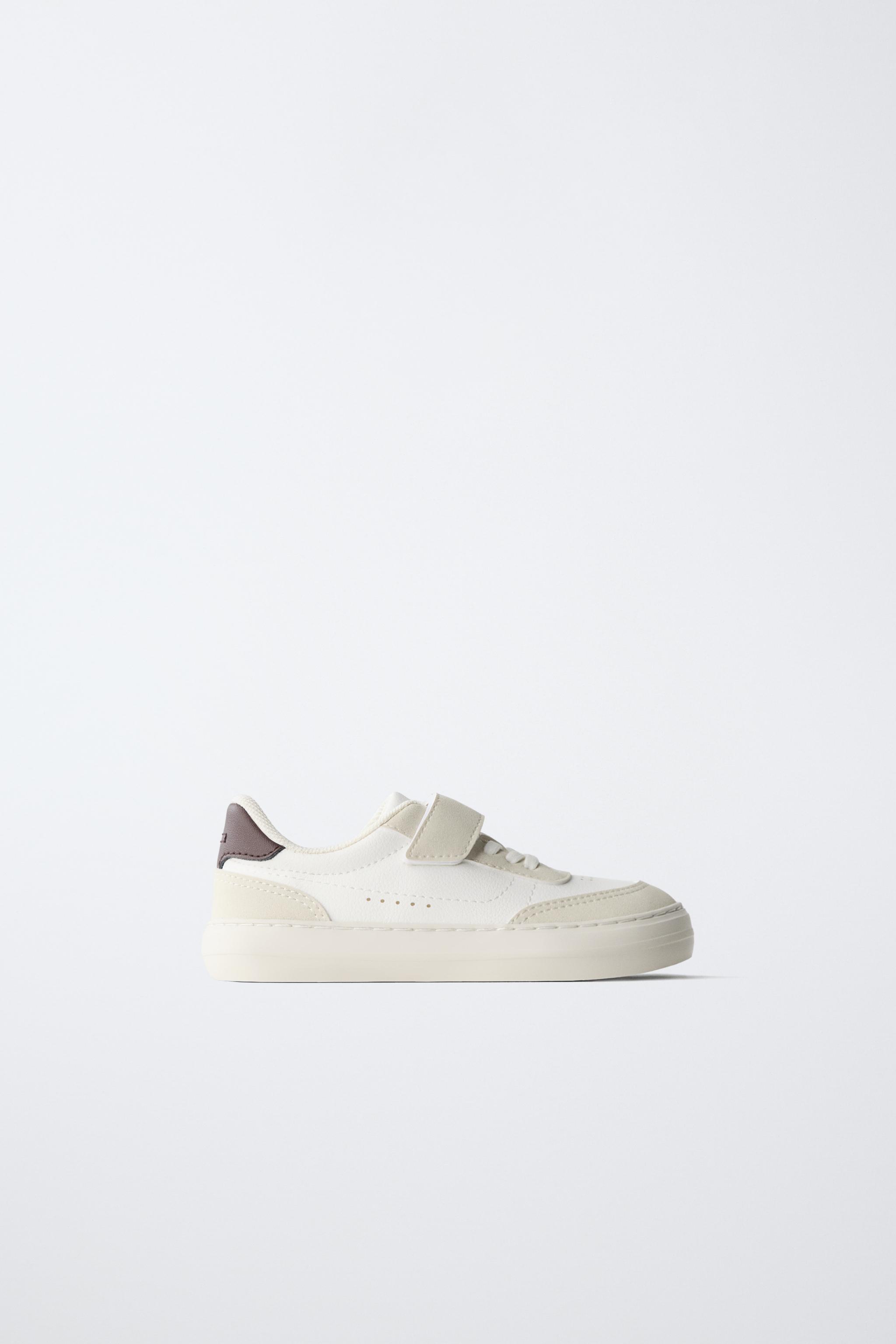 CONTRAST BAREFOOT SNEAKERS