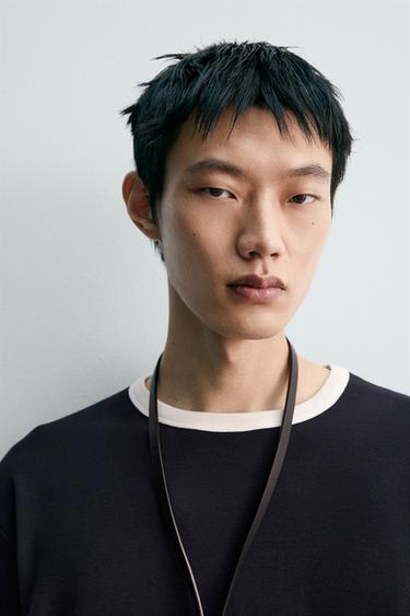 コントラストリブ編みロングスリーブTシャツネイビーブルーZaraのコントラストリブ編みロングスリーブTシャツ - ネイビーブルー 
