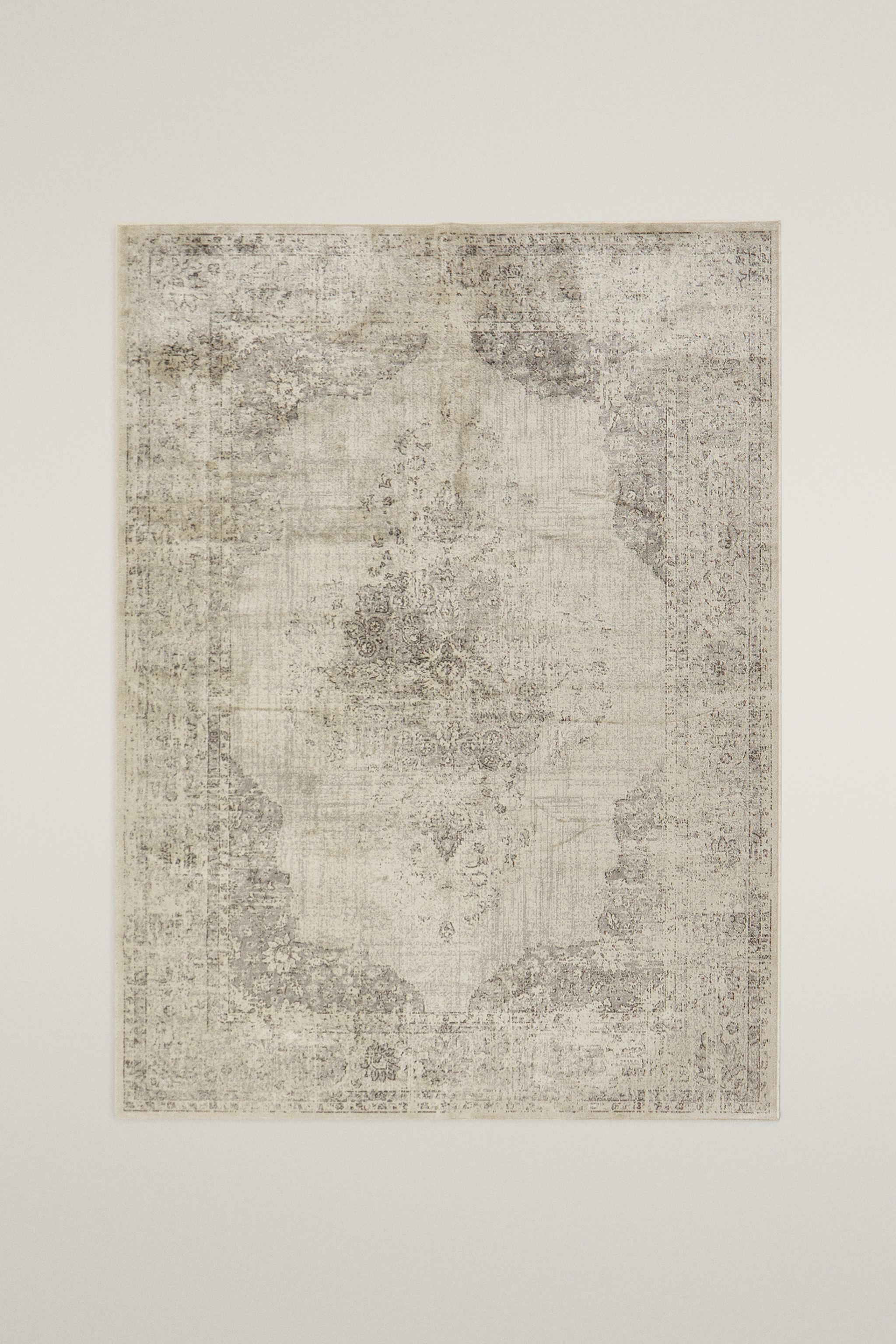 VINTAGE STYLE AREA RUG