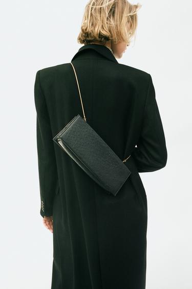 CLUTCH ALONGADO EM RELEVO - Preto da Zara