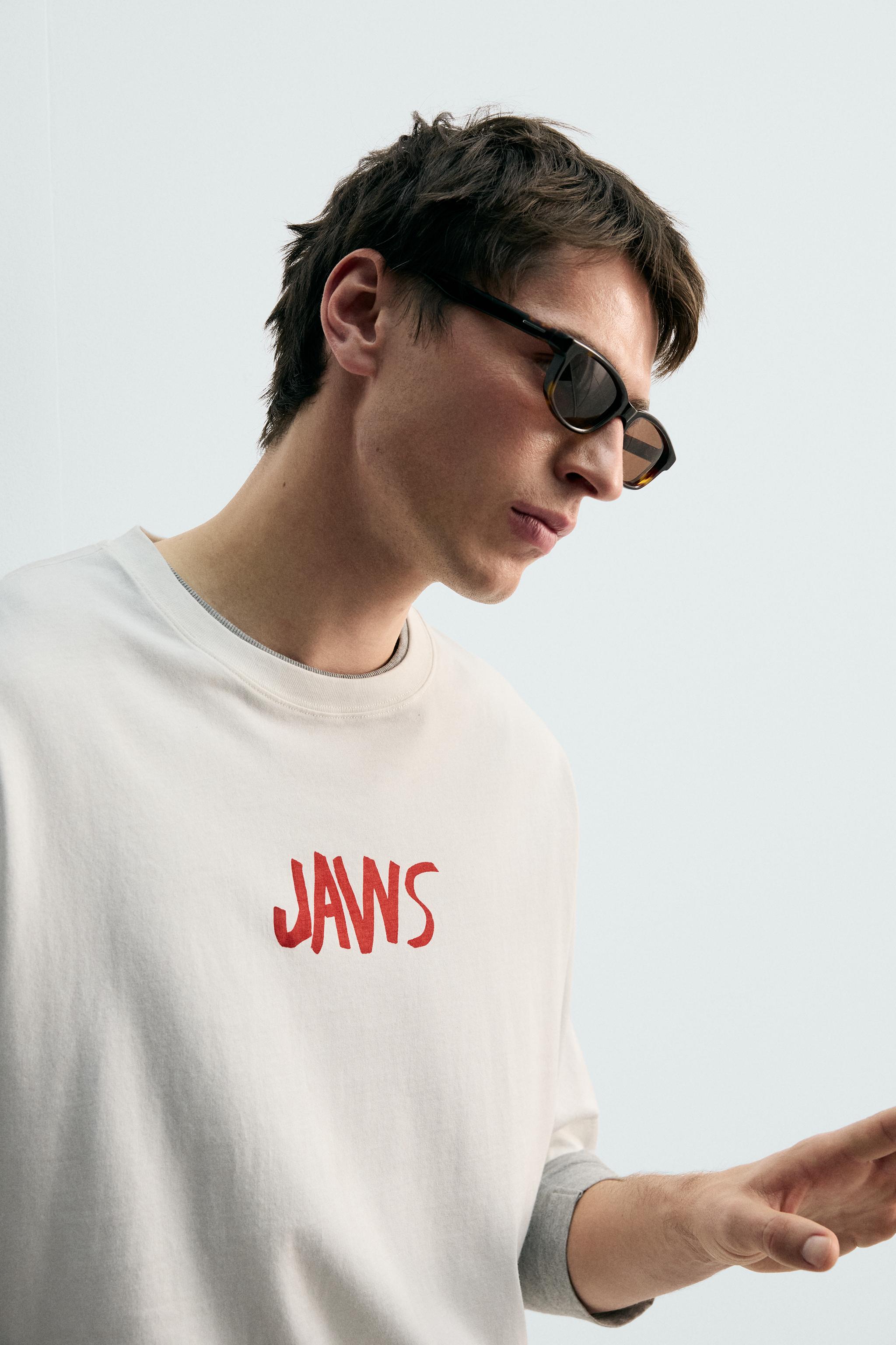 T-SHIRT ILLUSTRATION JAWS© UCS LLC AND AMBLIN X DYLAN´S CLUB ZARA