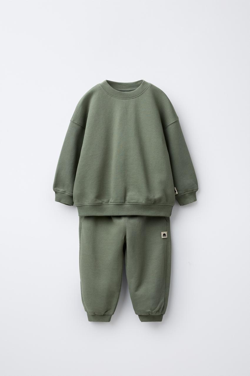SWEATSHIRT AND JOGGER PANTS SET WITH TAG DETAIL