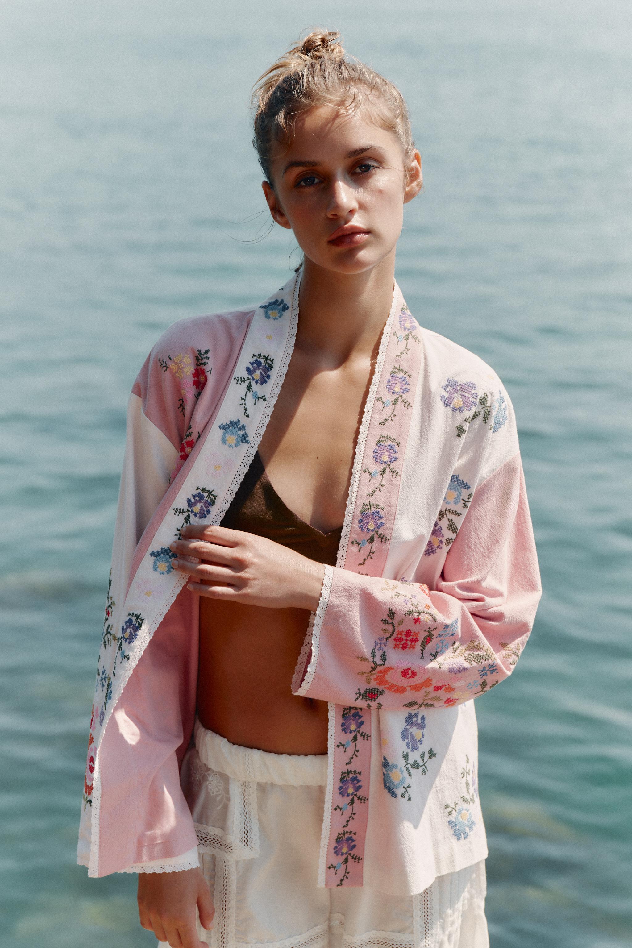 CAFTAN EN COTON AVEC BRODERIES FLEURS
