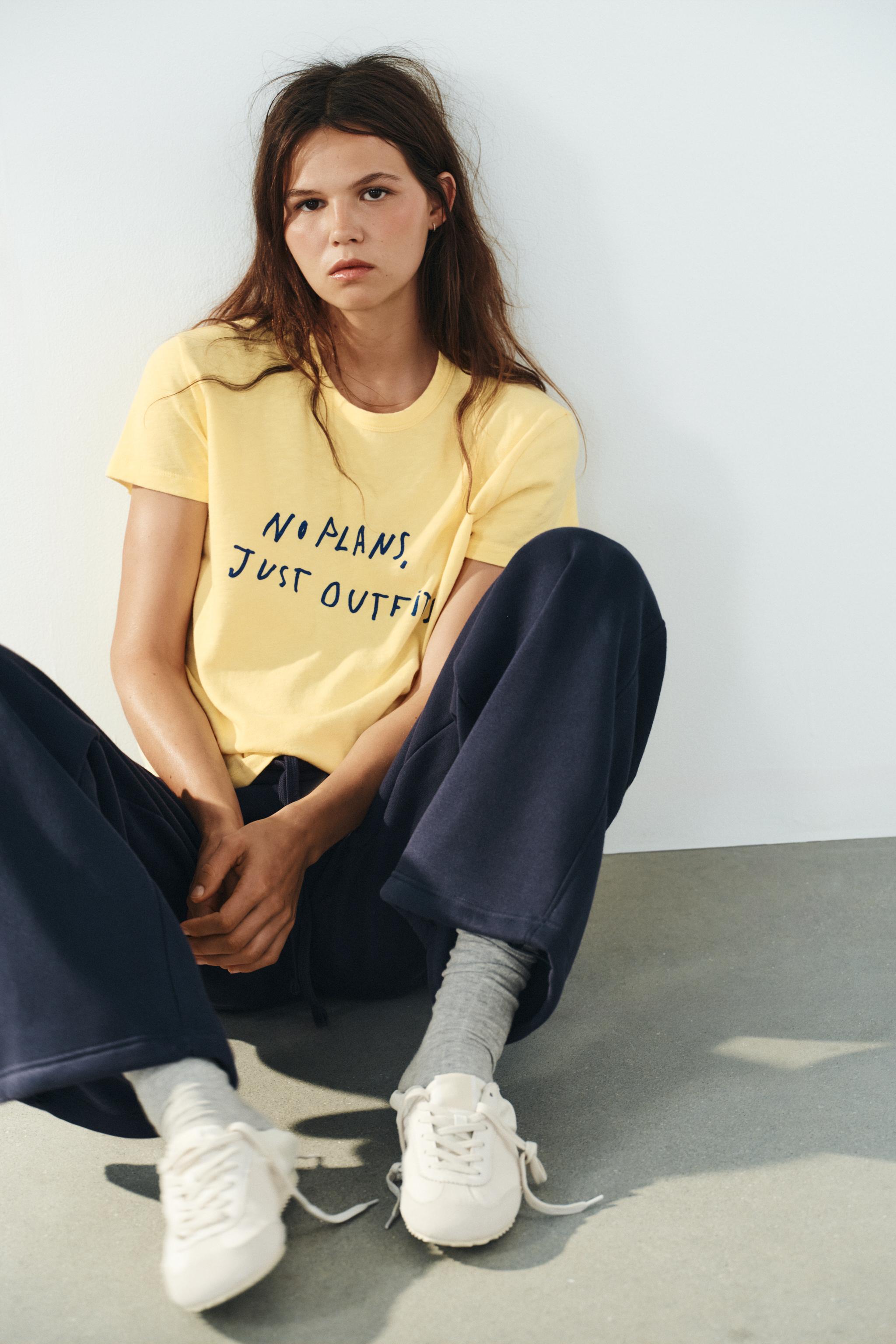 YELLOW TEXT T-SHIRT