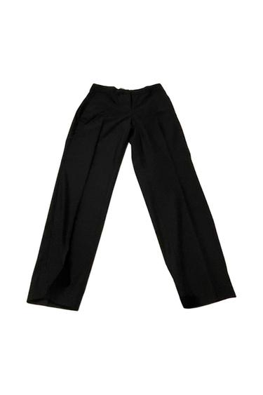 PANTALÓN NEGRO RECTO.