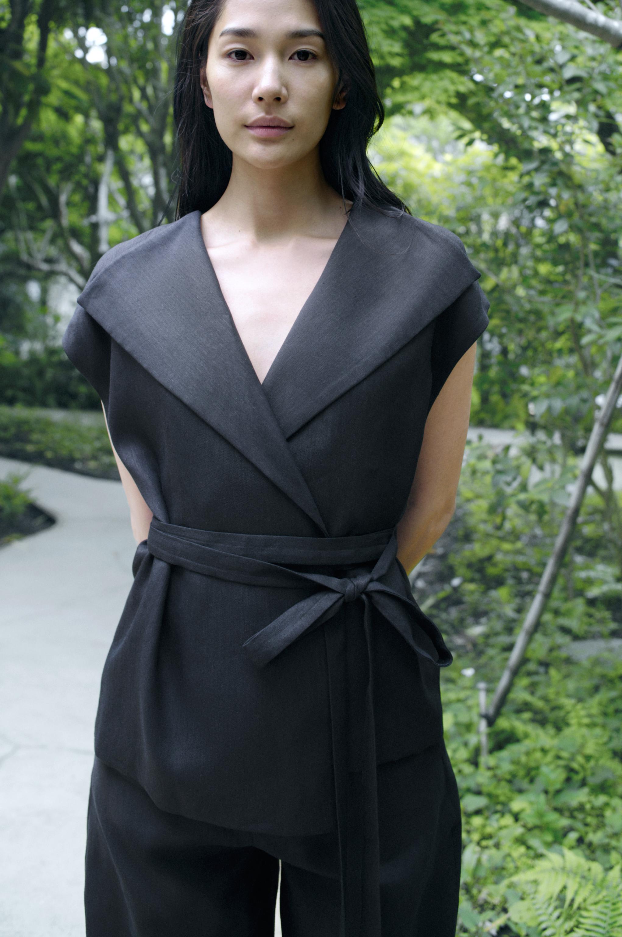 ZARA⭐︎リネン入りベスト黒xs 未使用 リネン入りベスト ZW COLLECTION - ブラック | ZARA Japan / 日本