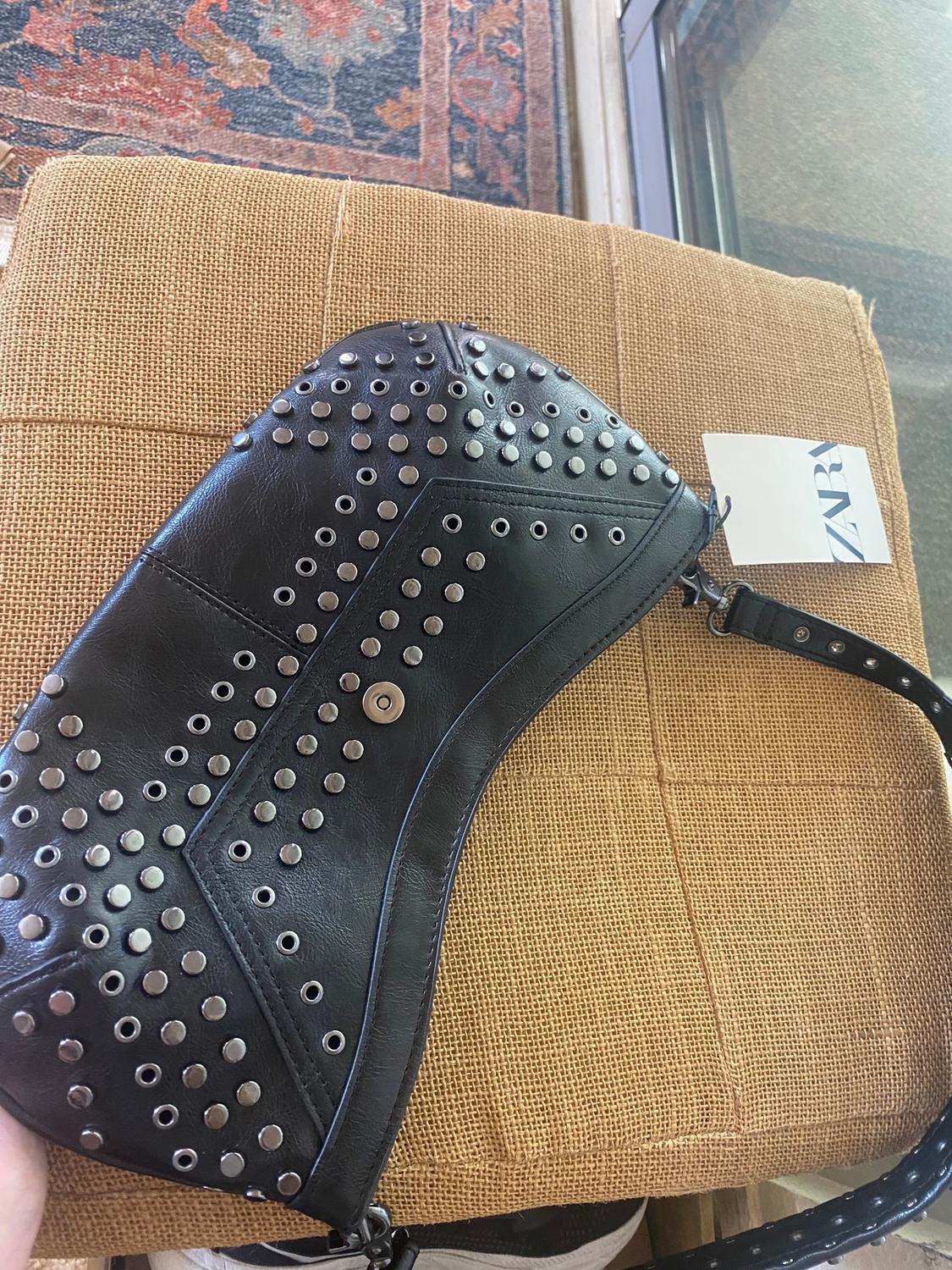 SHOULDER BAD WITH STUDS AND ZIPPERS - Image 6