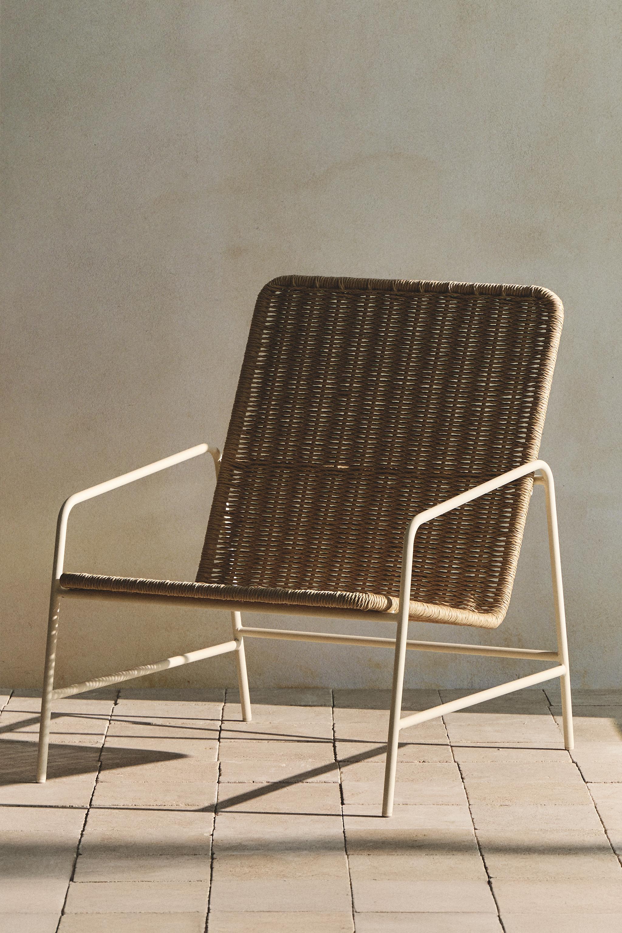 WOVEN OUTDOOR CHAIR WITH METAL FRAME