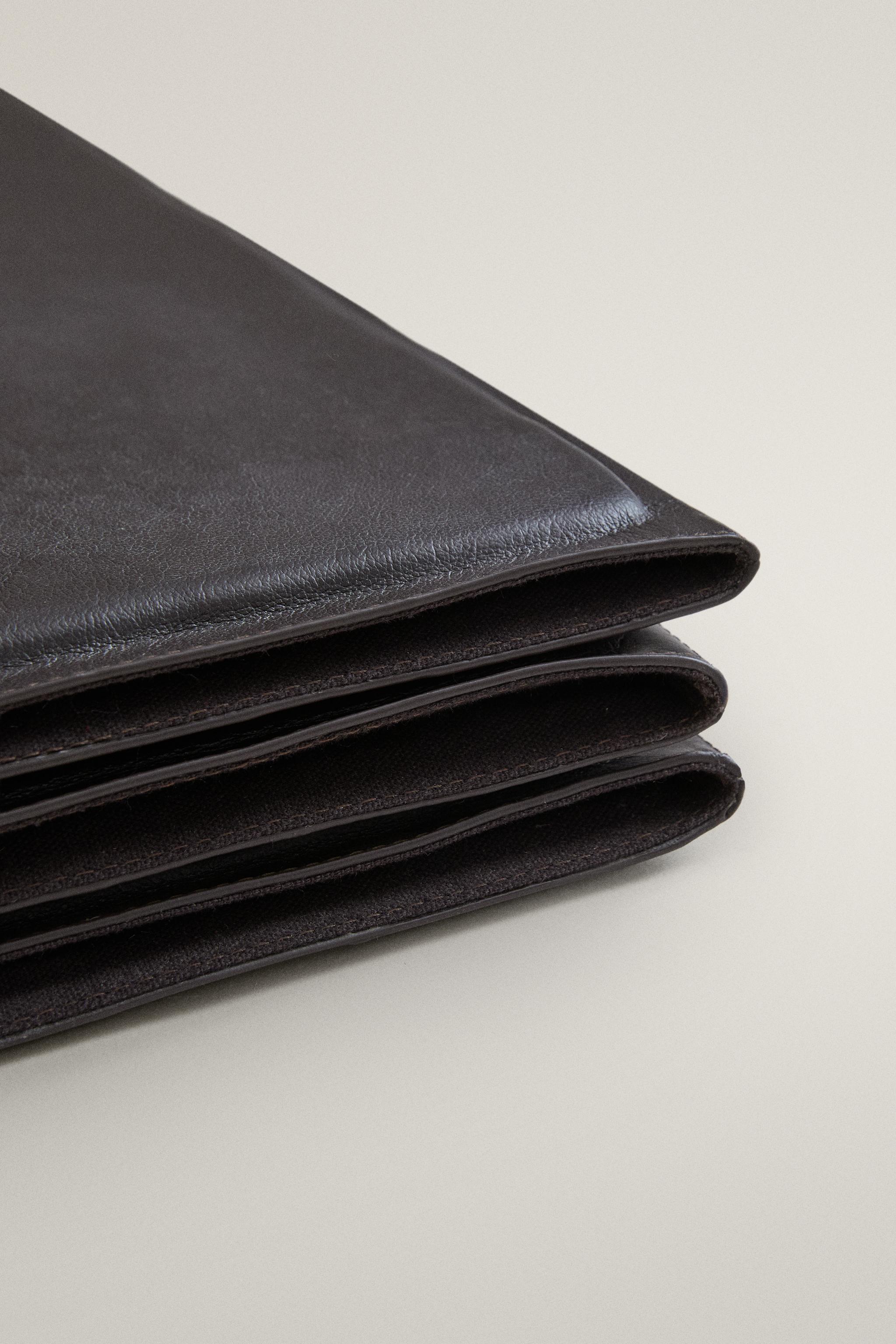 FOLDABLE LEATHER YOGA MAT