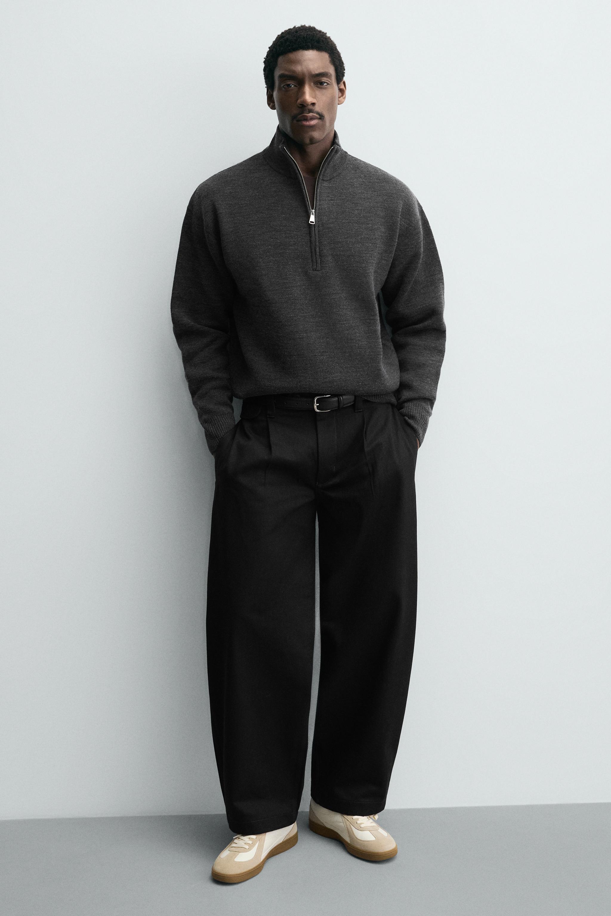 TRAINERS WITH CONTRAST SOLE