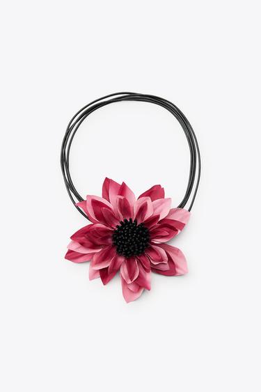 COLLAR CUERDA FLOR CONTRASTE - Rosa de Zara