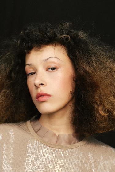 TOP EN MAILLE ET PAILLETTES - Vison de Zara - Image 3