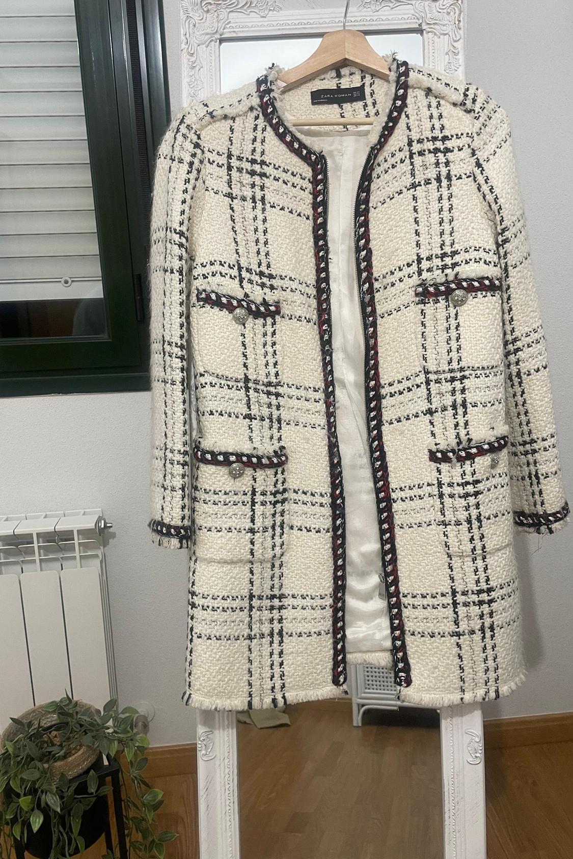 CHECK COAT WITH TRIMS