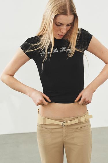 Zara MAJICA S NATPISOM NA PREDNJICI – Crna