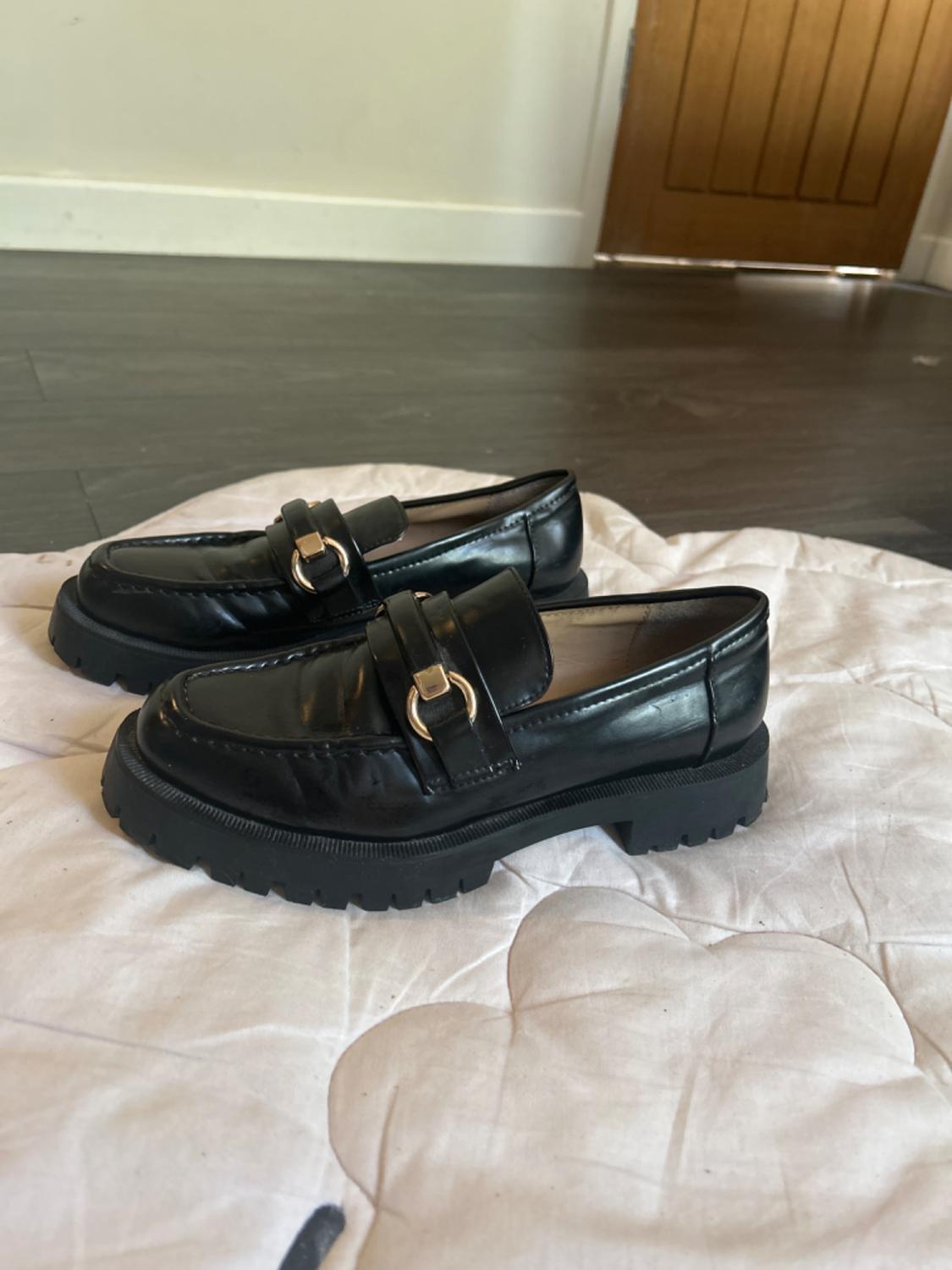 FLAT LOAFERS WITH CHAIN DETAIL - Image 2